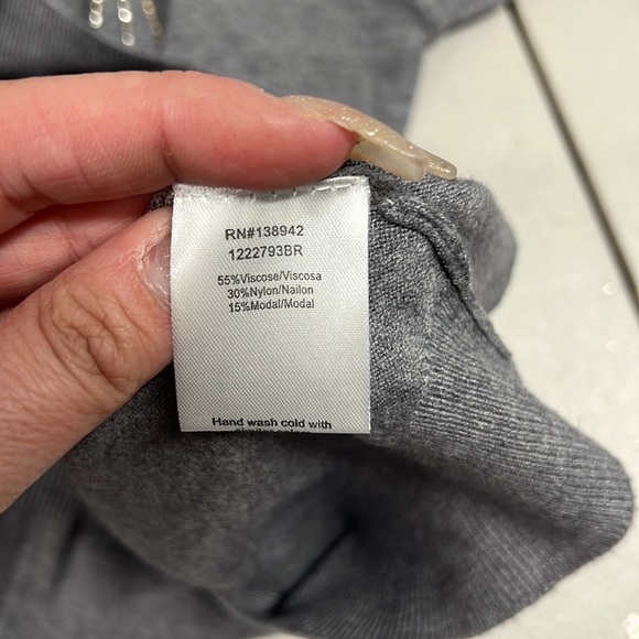 Sweater - Picture 6 of 7